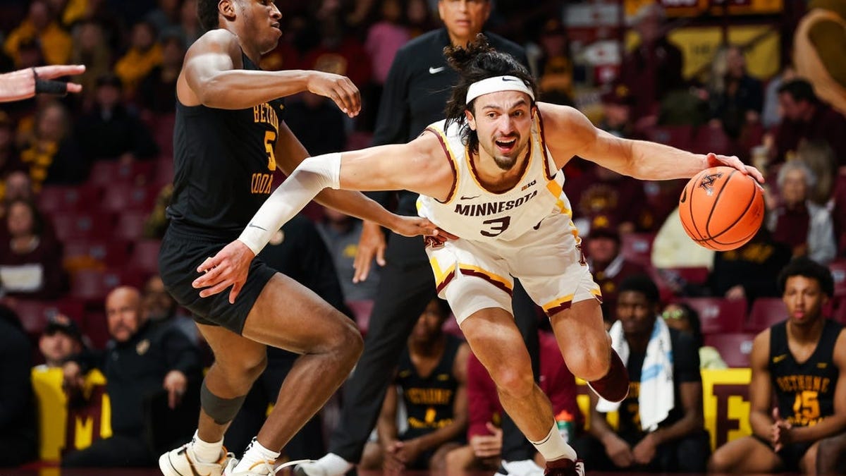 Dawson Garcia goes for 23 and 14, Minnesota toasts Bethune-Cookman