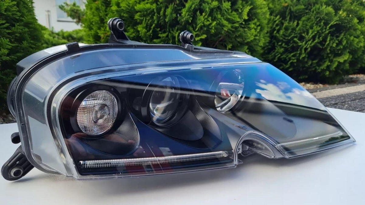 One Bugatti Veyron Sang Noir Headlight Costs As Much As A Nicely Equipped Mid-Size Crossover