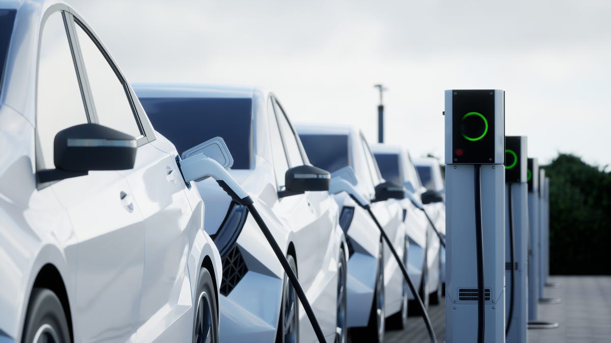 The growth of electric car sales exceeds that of the rest of the automotive industry