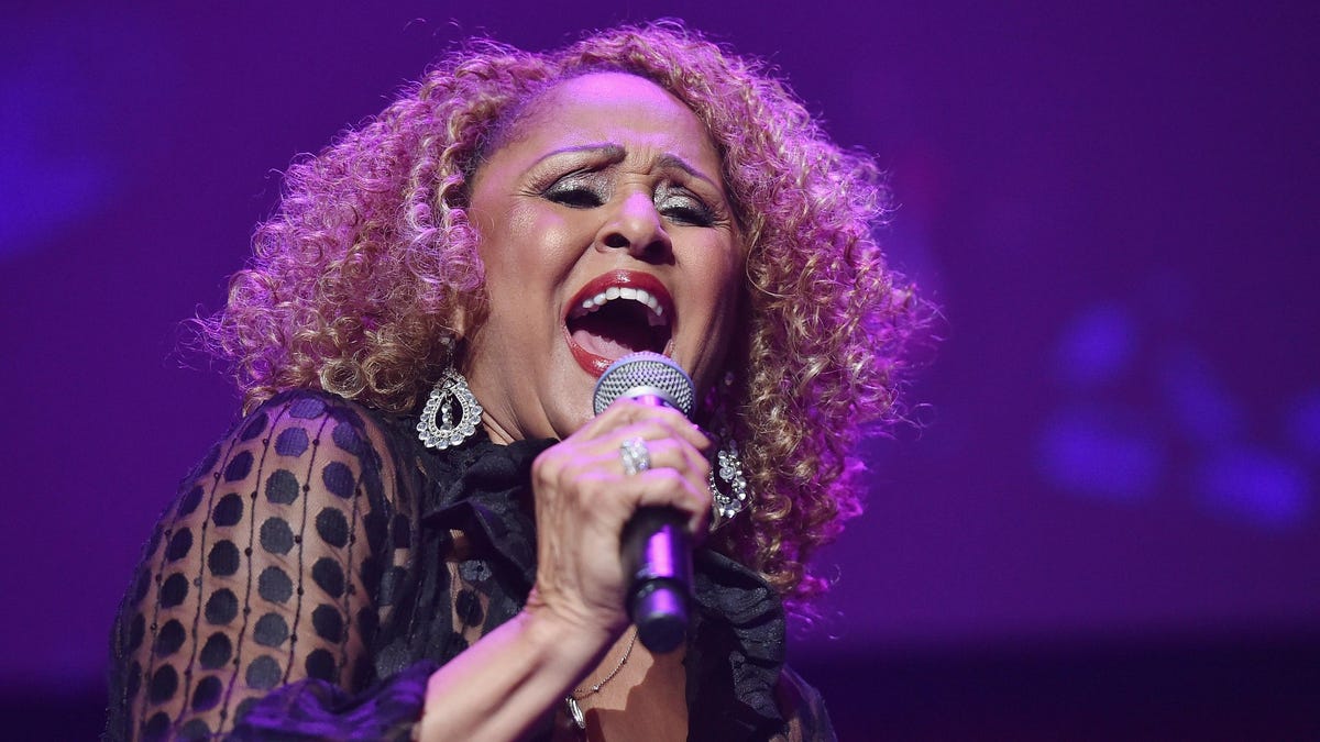 Watch David Letterman and Darlene Love reunite for a classic song