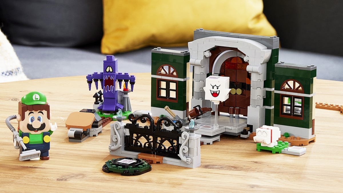 New LEGO Luigi's Mansion from Super Mario unveiled – Blocks – the monthly  LEGO magazine for fans