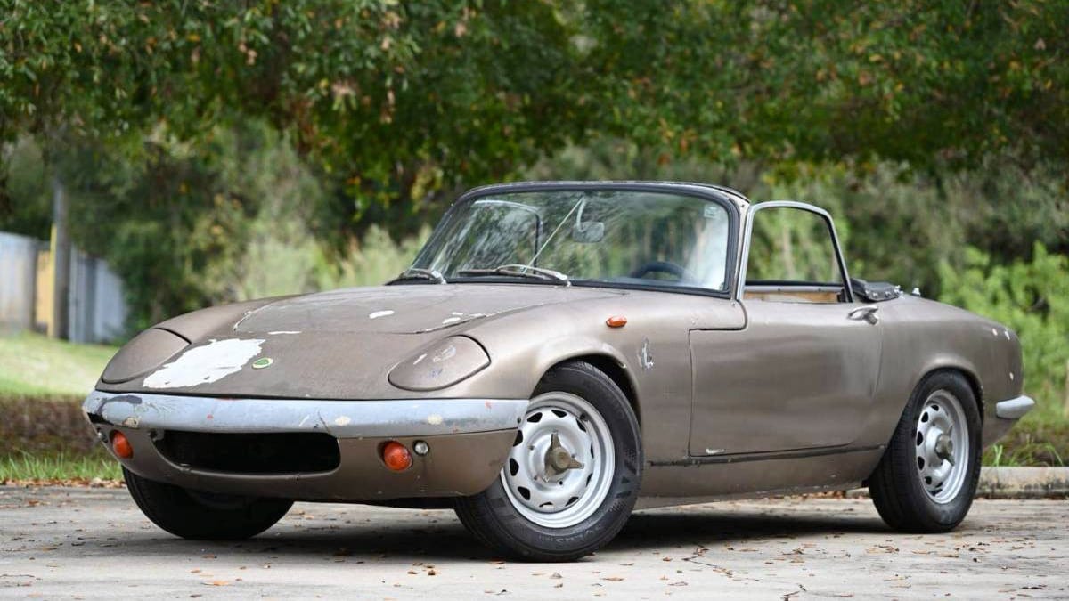 At ,950, Is This 1967 Lotus Elan SE Project A Good Deal?