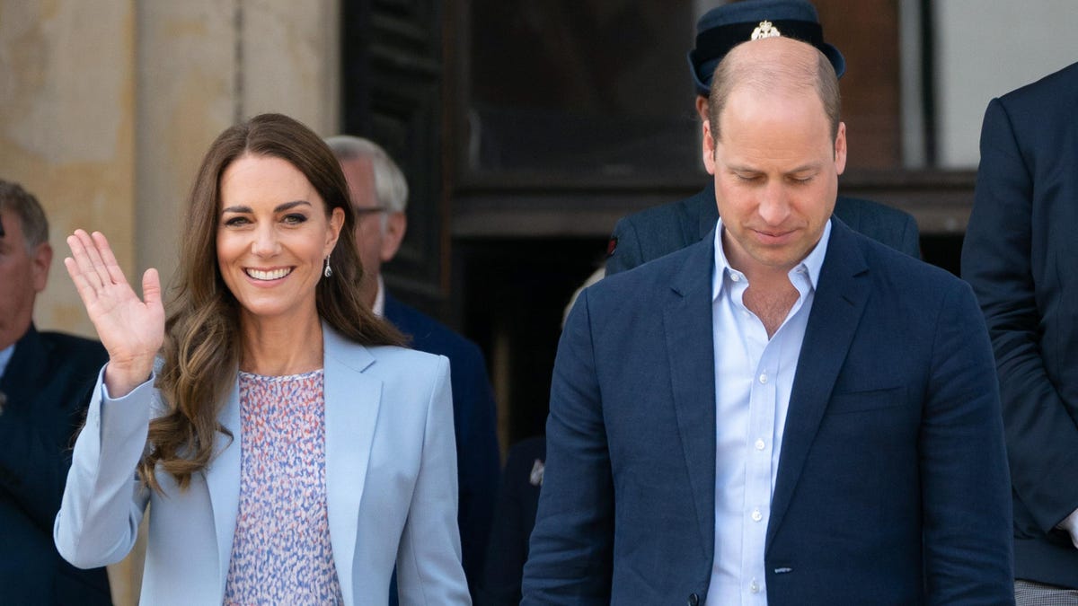 William and Kate Had Their First Official Portrait Painted, and It's ...