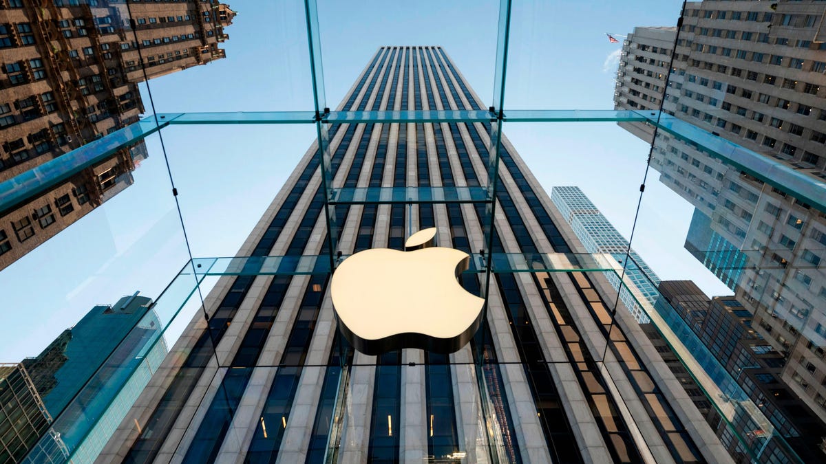 Apple's $30 mln settlement over employee bag checks gets court