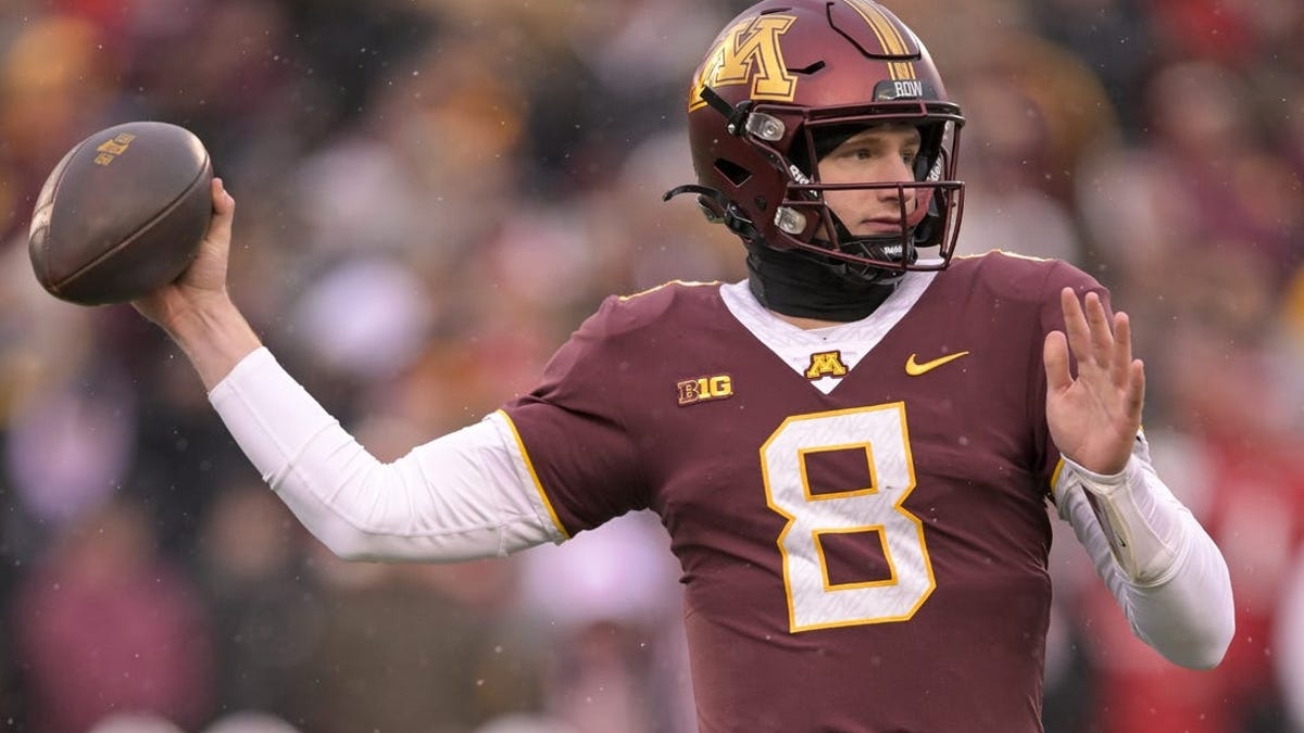 Minnesota turns its offense over to Athan Kaliakmanis, after the QB's  promising head start