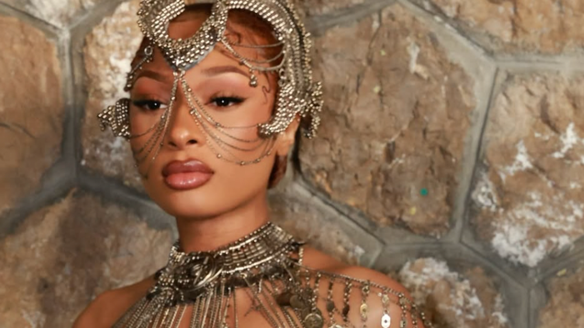 Backward Nails? Social Media is On Fire Over the New Fashion Trend That Megan Thee Stallion Rocked During Paris Fashion Week #MeganTheeStallion