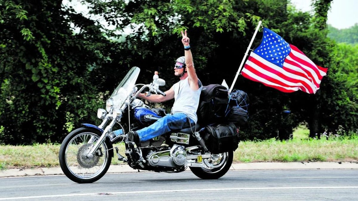 Here’s What The Two-Finger Motorcycle Wave Means