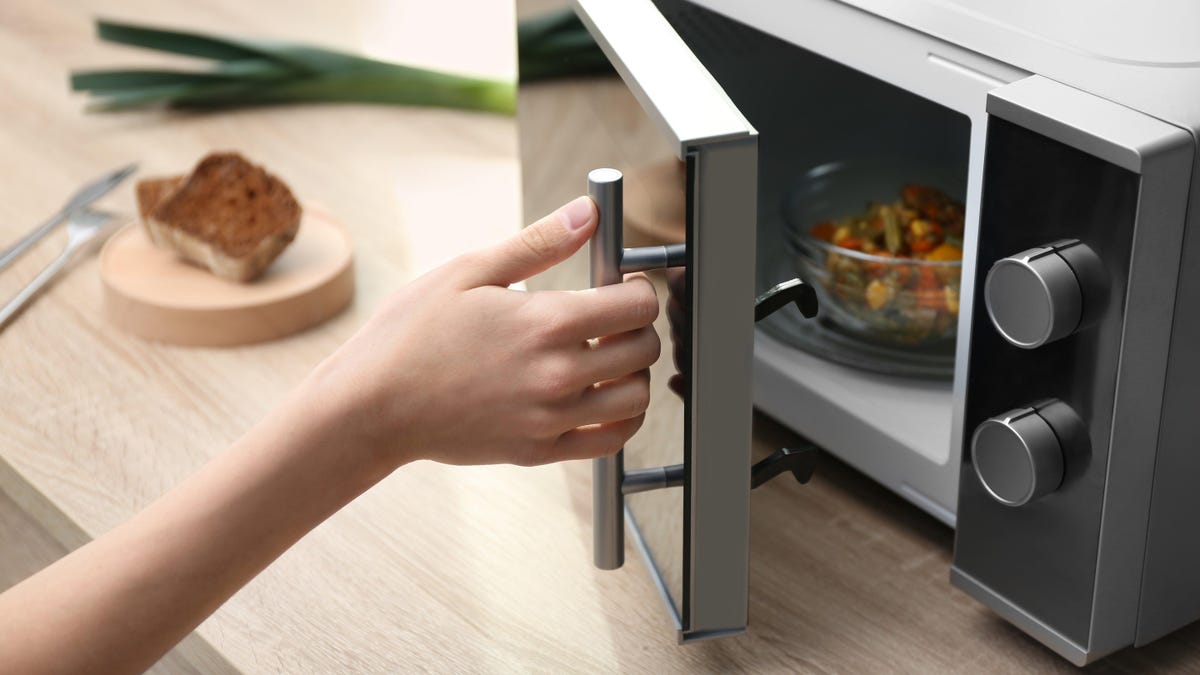 EnoKing Knife Block - Keeps Everything in the Kitchen Handy! 