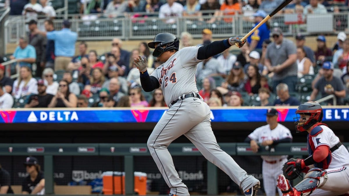 Baez's 2-run HR in 8th lifts Tigers to win over Red Sox