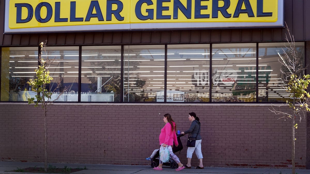 Dollar General stock plunges on disappointing earnings report