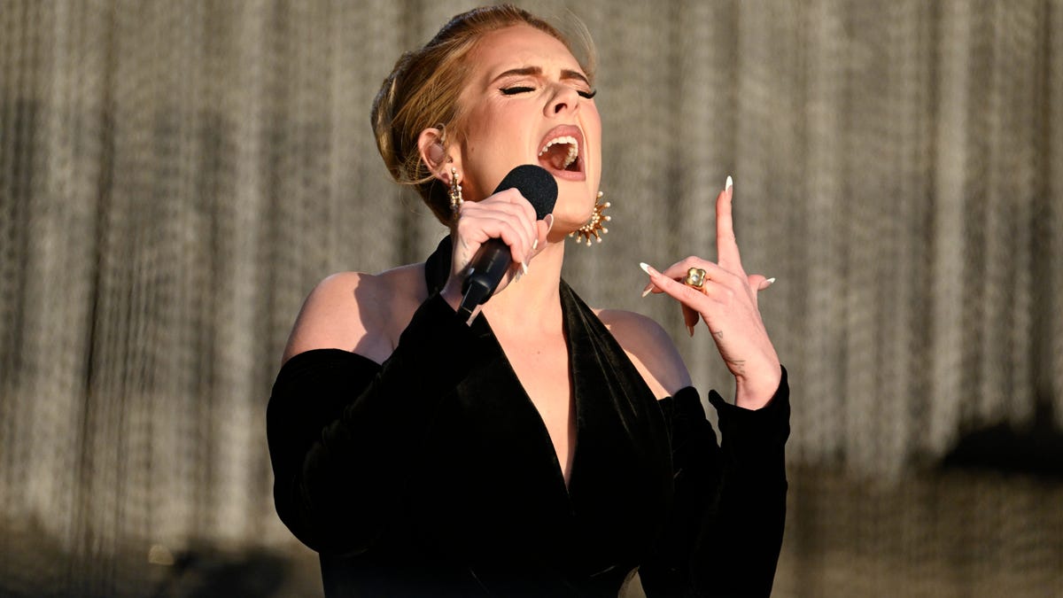 Adele S Postponed Las Vegas Residency Returns This Weekend