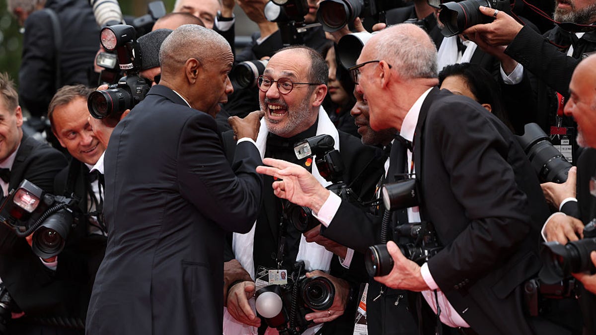 Lip Reader Reveals What Denzel Washington Said To The Photographer Who Tried Him At Cannes