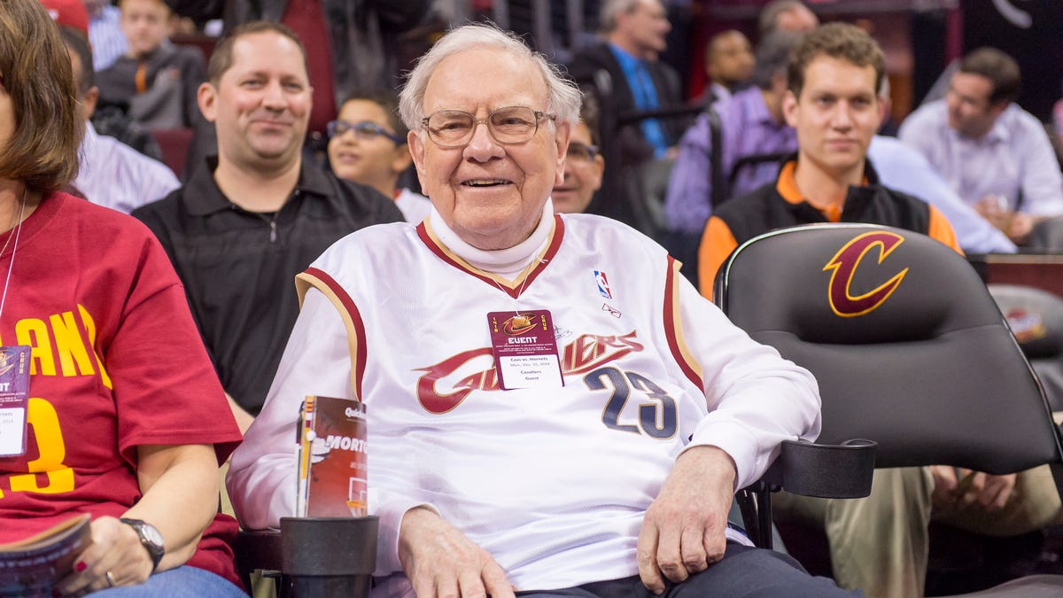 Berkshire Hathaway employee finally wins Warren Buffet's $1 million March Madness bracket