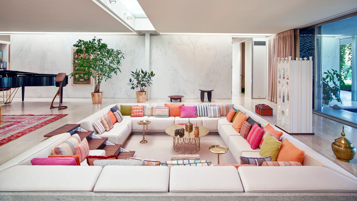 The Conversation Pit Is Making A Comeback