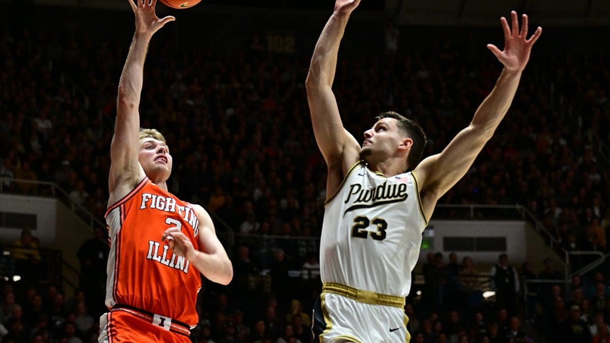 Despite Zach Edey's Woes, No. 1 Purdue Tops No. 9 Illinois