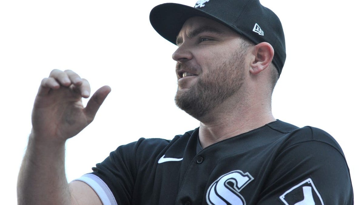 Chicago White Sox pitcher Liam Hendricks returns to MLB after beating  cancer - AS USA