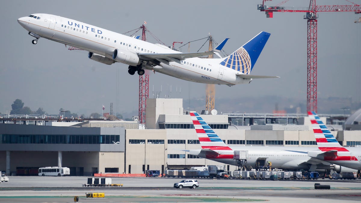 United Airlines Boeing plane makes emergency landing after wheel falls off