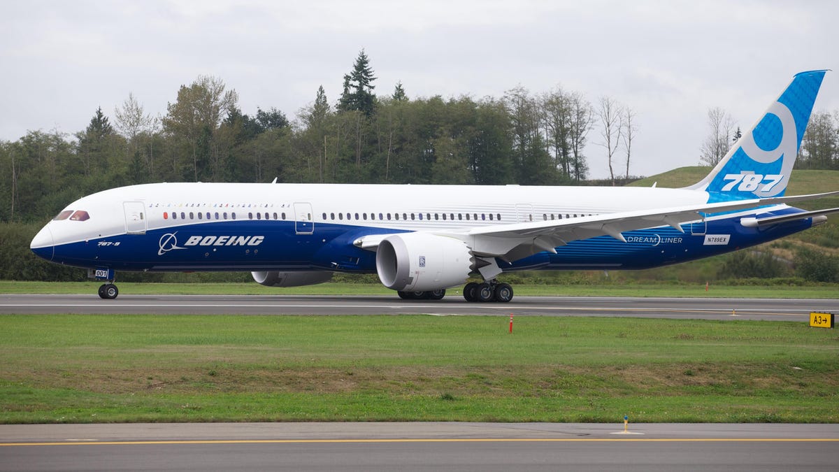 Boeing whistleblower says 787 Dreamliner could 'fall apart' in midair