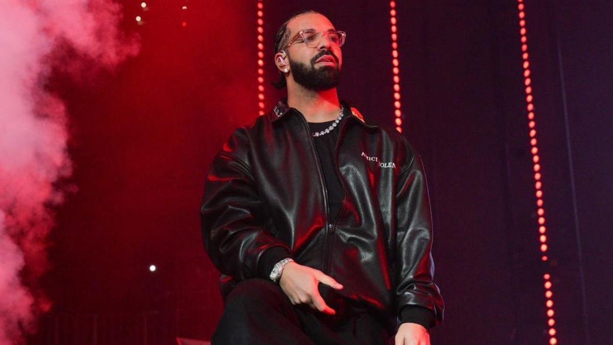 Drake Just Does It on “It's All A Blur” Tour