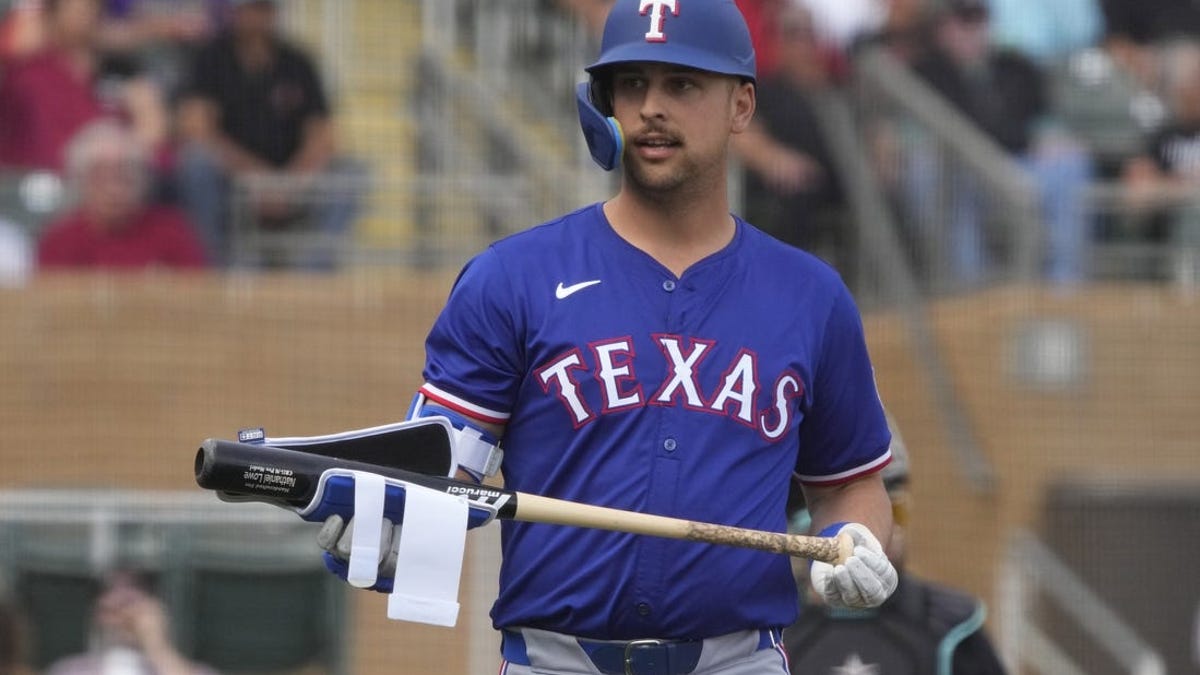 Rangers 1B Nathaniel Lowe (oblique) Could Miss Opening Day