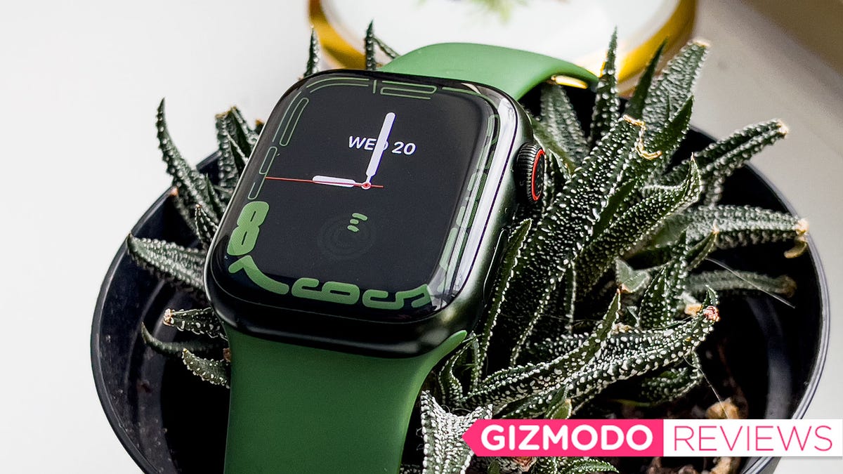 Apple Watch Series 7 Review: Easy on the Eyes, Not Much Else
