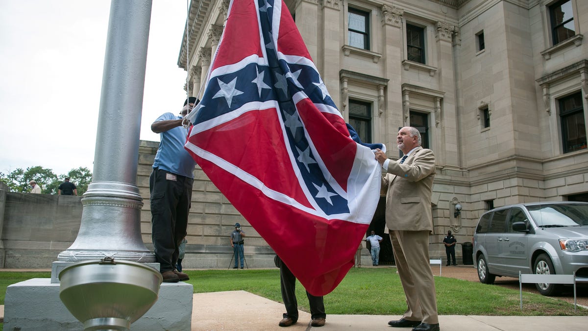 Mississippi Voters Remove Confederate Imagery From State Flag