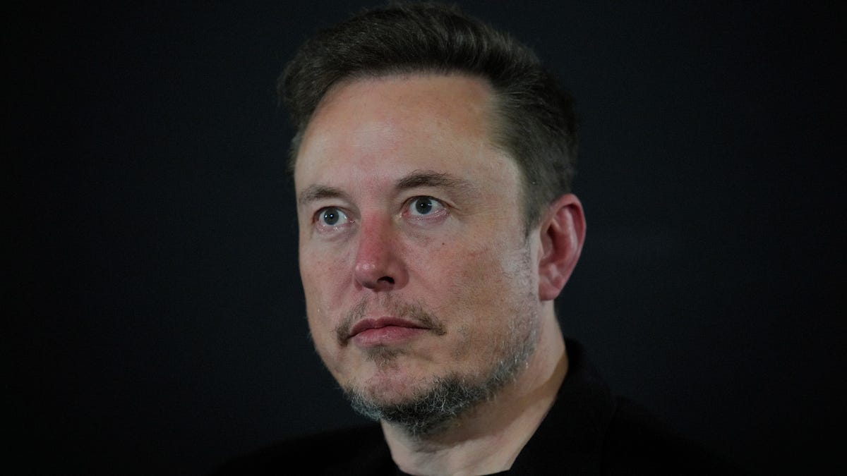 Tesla CEO Elon Musk apologizes for 'incorrectly low' severance packages after mass layoffs