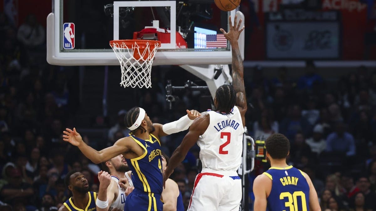 James Harden Lifts Clippers Past Struggling Warriors