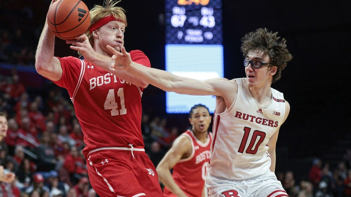 Gavin Griffiths Powers Rutgers Past Boston U 69-45