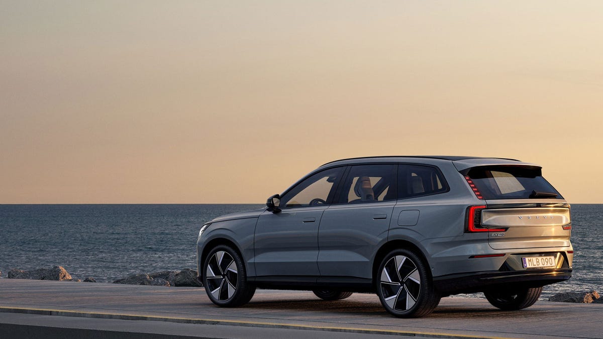 Volvo XC90 SUV to receive one last makeover before going electric