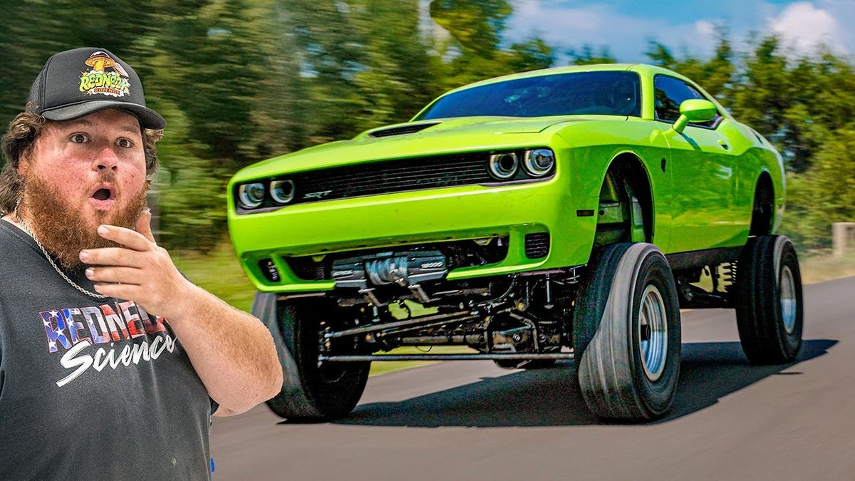 Off-Road Hellcat 4×4 Fixes Every Problem You Had With The Dodge Challenger