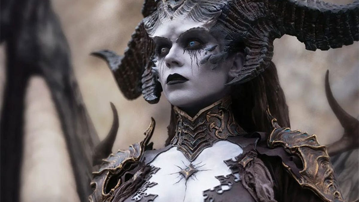 Incredible Diablo IV Cosplay Photographs Bring Lilith To Life