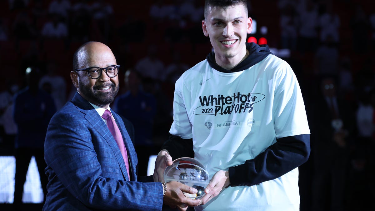 Miami Heat guard and former Whitnall High School basketball's Tyler Herro  gets #14 retired at alma mater