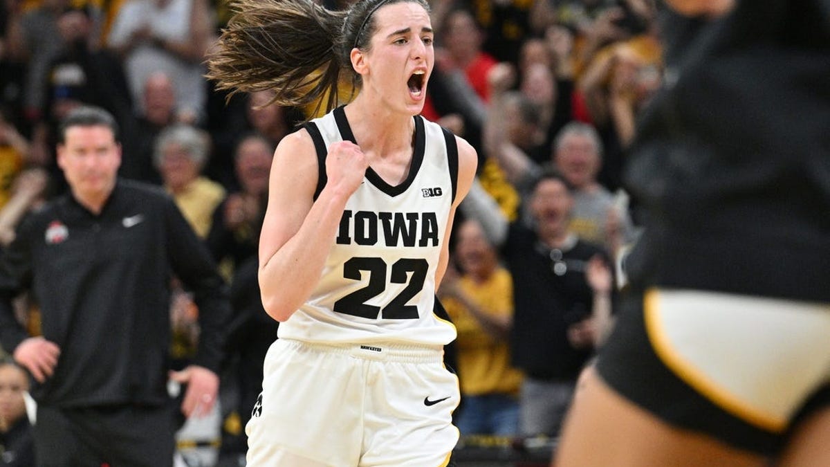 Iowa G Caitlin Clark Becomes Division I All-time Scoring Leader