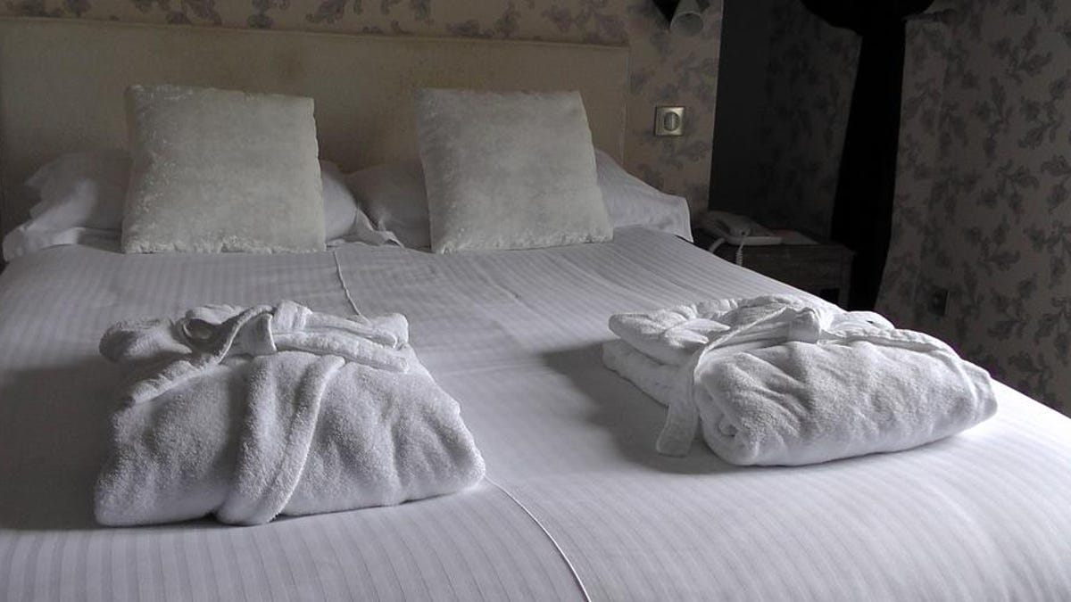 Por qué las sábanas y las toallas de los hoteles son blancas? Este es el  motivo