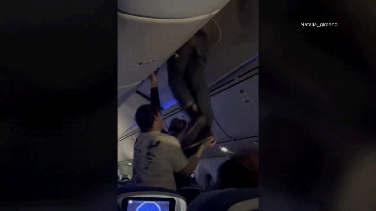 Severe Turbulence Bounces Passenger Into Overhead Compartment, Sends 23 To The Hospital