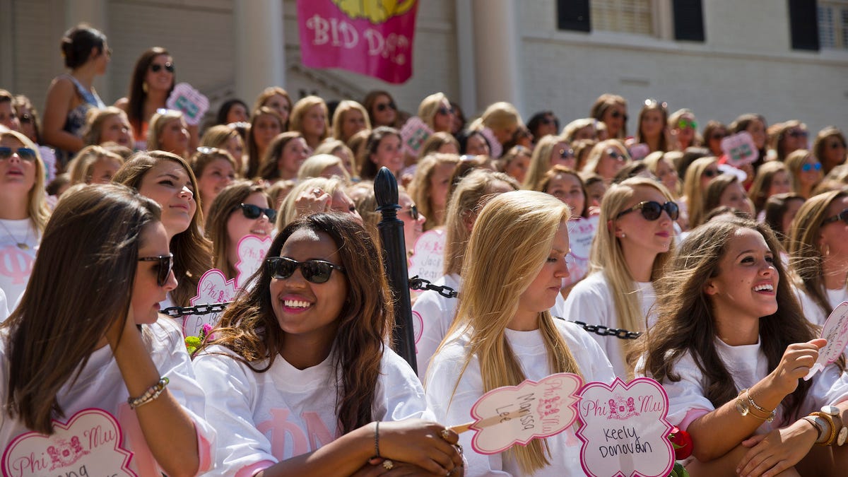 Harvard's finals clubs: How gender-segregated social life is hurting ...