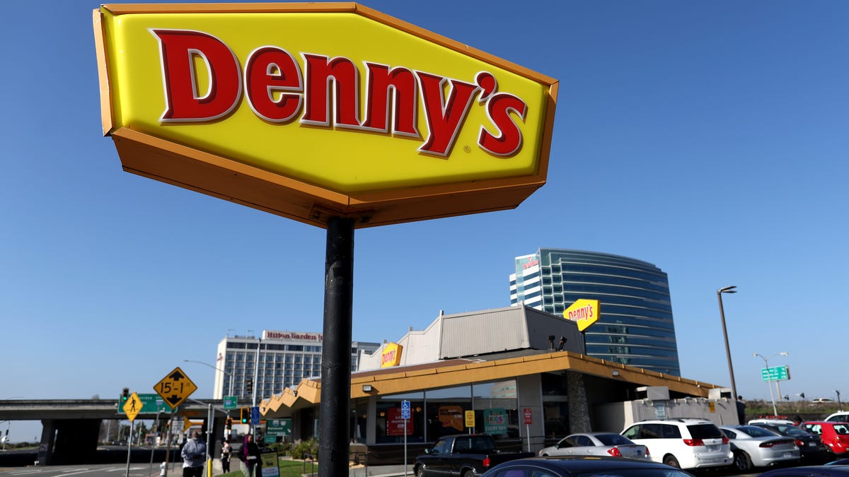 Denny's is closing stores as it's squeezed between fast food and Chili's