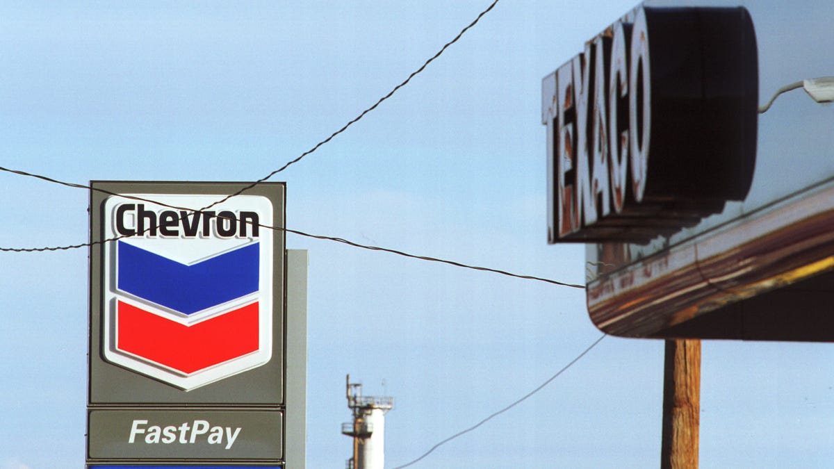 Chevron will lay off 800 workers in Texas
