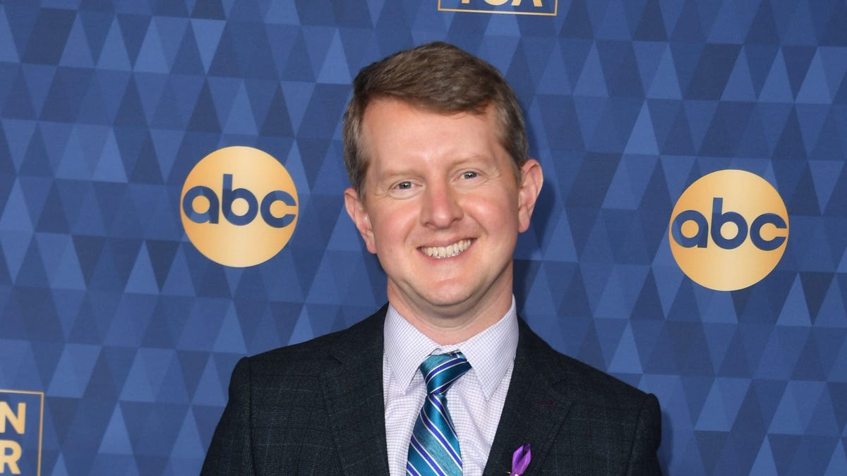 Ken Jennings and Mayim Bialik to continue both hosting Jeopardy!