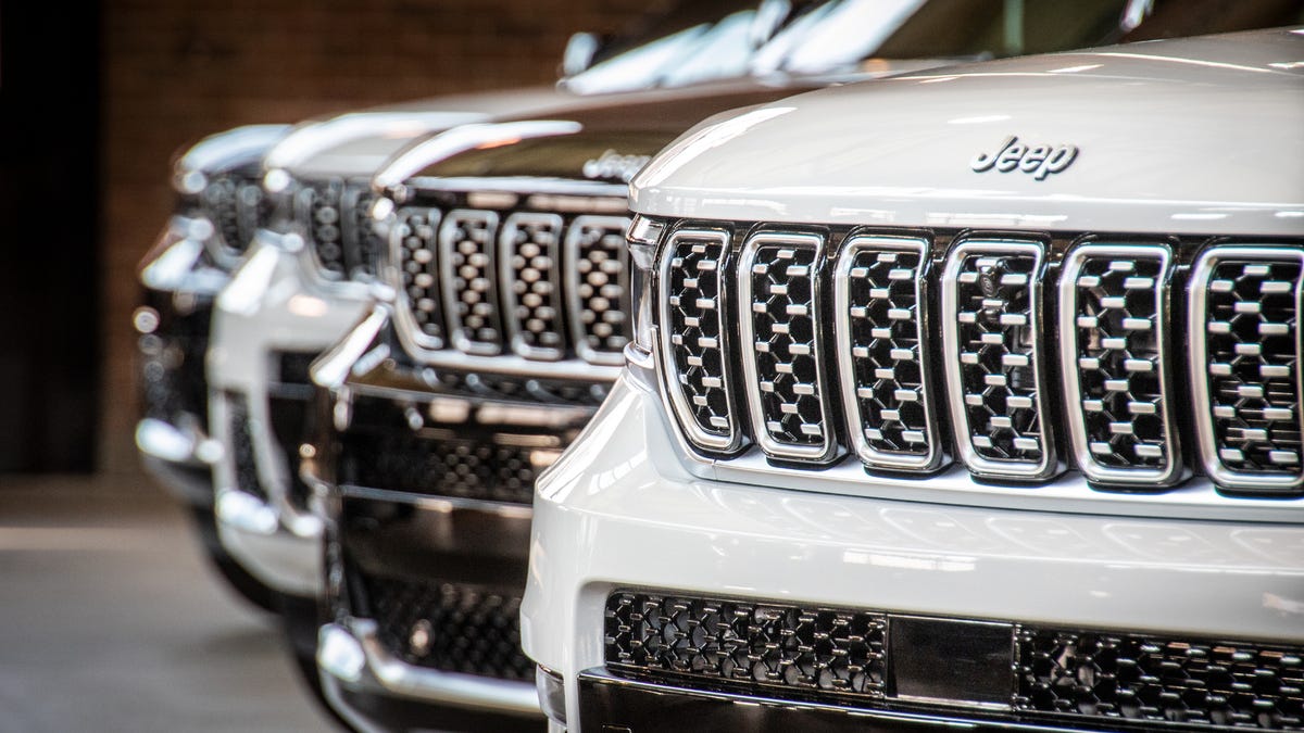 Chrysler przypomina o ponad 33 000 Jeepów Grand Cherokees