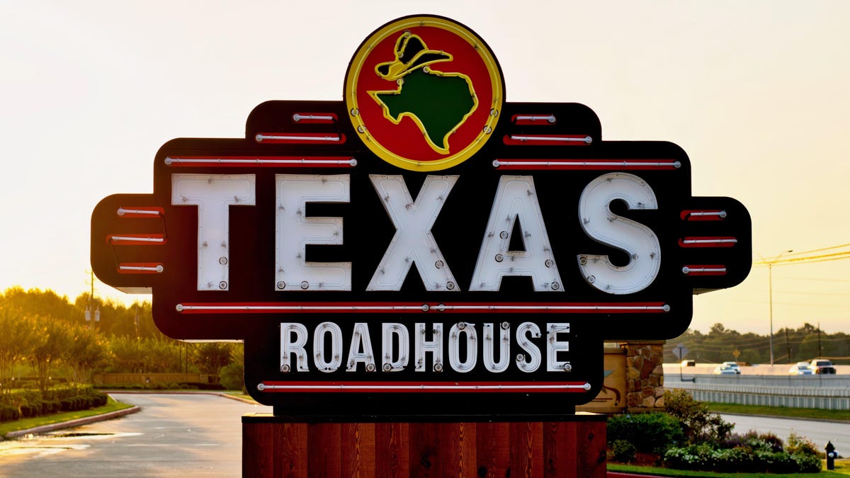 LongHorn Vs. Texas Roadhouse: I See Why the Younger Brand Is More Popular