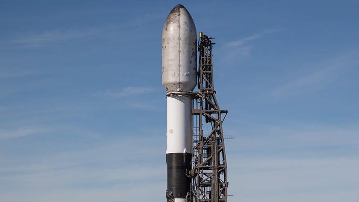 El próximo lanzamiento de SpaceX incluirá los primeros satélites Starlink directos a la celda