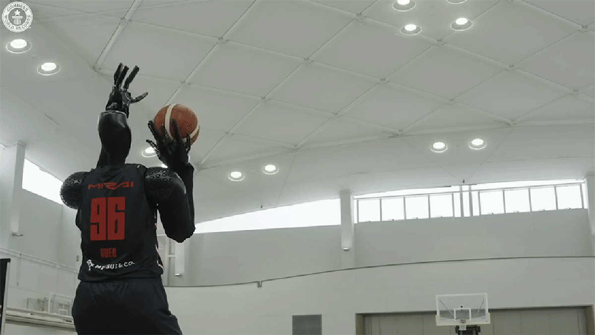 Toyota’s Dumb Jock Robot Set A Guinness Record For Basketball, But It Will Never Be ASIMO