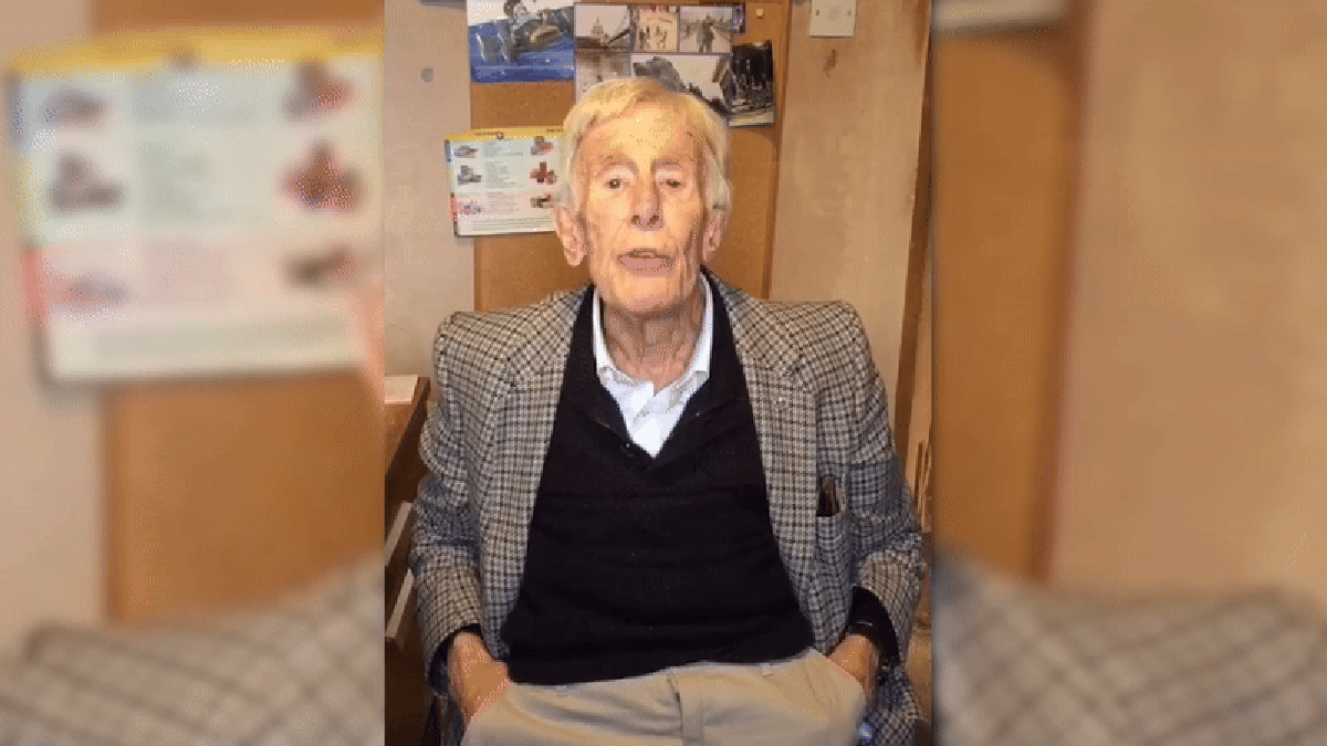 You are currently viewing مخترع 95 ساله “Mewing” به تازگی به TikTok پیوست