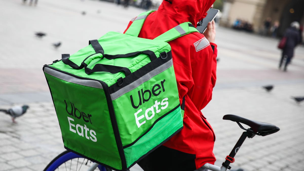 Uber Eats and Instacart parter to expand restaurant delivery