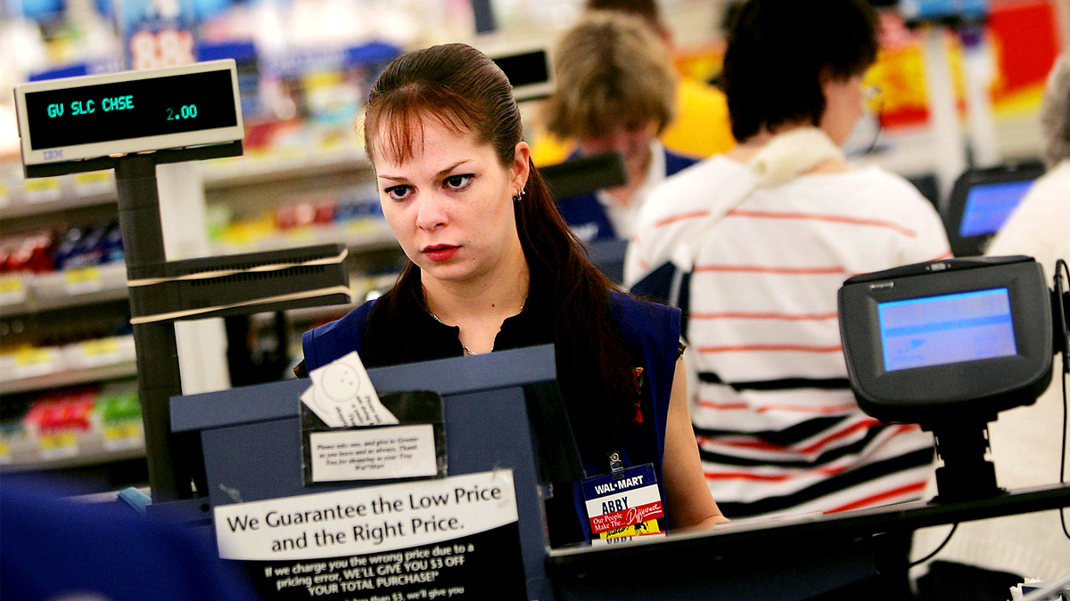 Walmart goes full-on Scrooge: De-schedules 15-year store veteran, others,  amidst holiday rush without explanation • The Greylock Glass