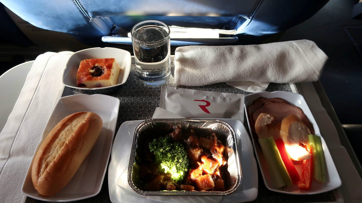 Instagram users are shaming airlines over inflight meals