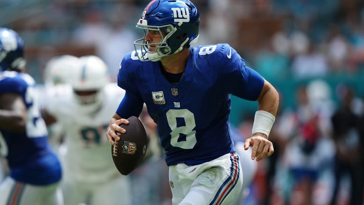 Daniel Jones injury update: Giants QB questionable for Week 7 - DraftKings  Network