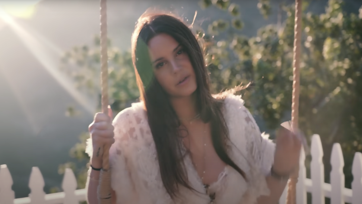 Lana Del Rey's Decade of Music From 'Born to Die' to 'Blue Banisters